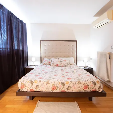 Egea House Apartamento *